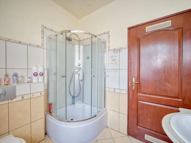 Eladó ház Monor 179 nm