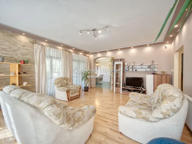 Eladó ház Monor 179 nm