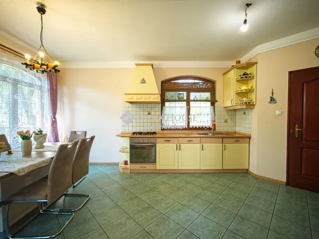 Eladó ház Monor 179 nm