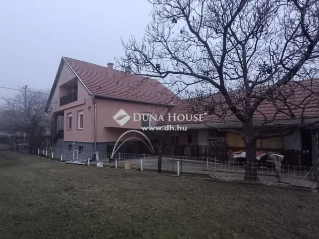Eladó ház Szentmártonkáta 180 nm