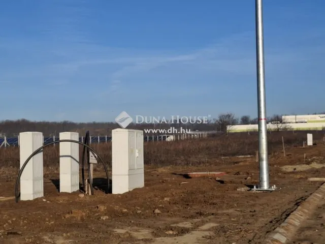 Eladó kereskedelmi és ipari ingatlan Gödöllő 1751 nm
