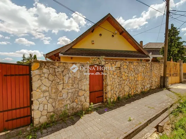 Eladó ház Mende 170 nm
