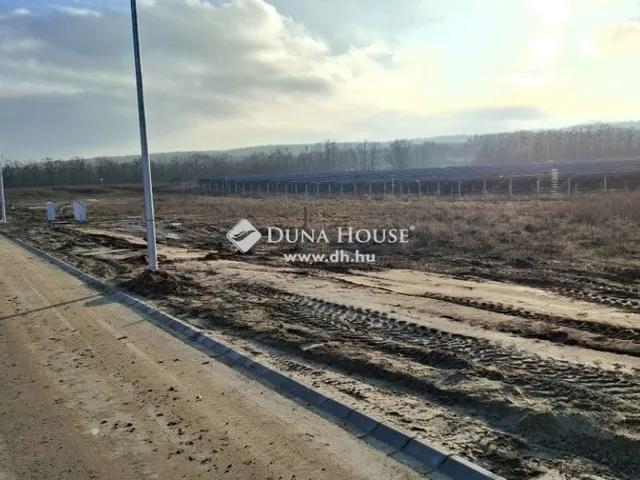 Eladó kereskedelmi és ipari ingatlan Gödöllő 1109 nm