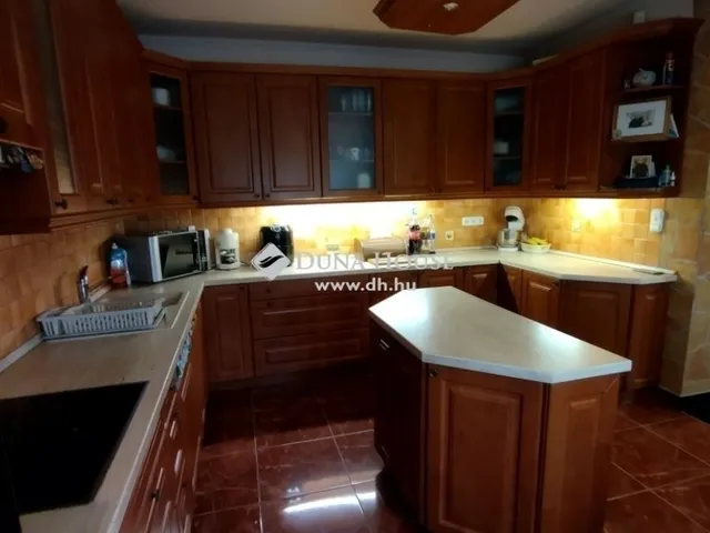 Eladó ház Tóalmás 223 nm