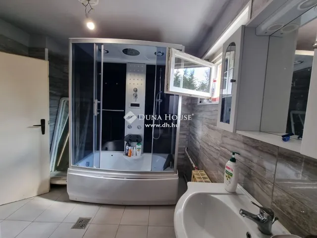 Eladó ház Jászfényszaru 140 nm