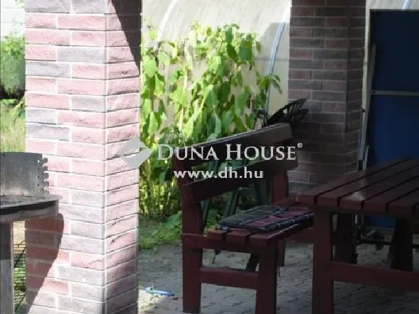 Eladó ház Budapest XVII. kerület 300 nm
