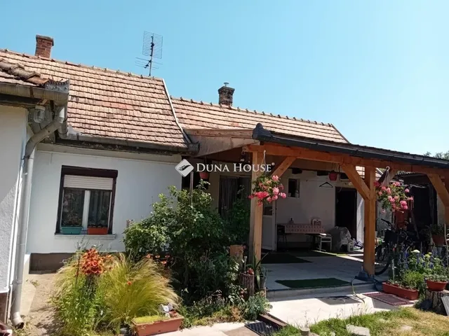 Eladó ház Szentmártonkáta 69 nm