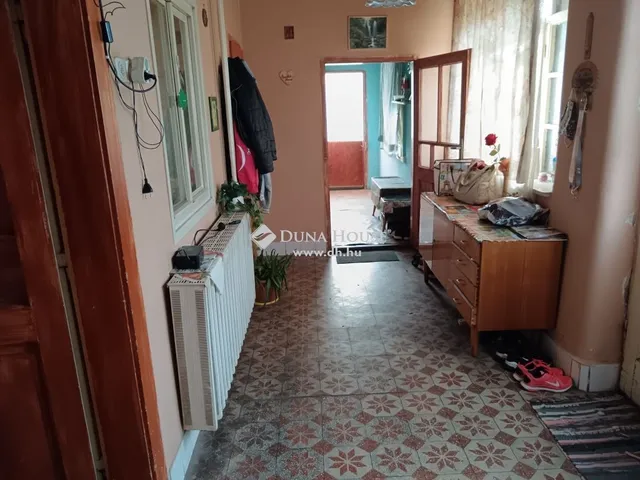 Eladó ház Cegléd 64 nm