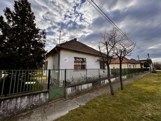 Eladó ház Tápióság 71 nm