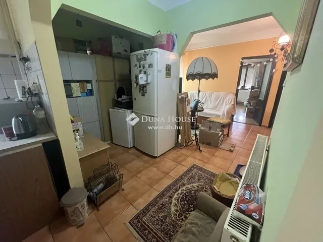 Eladó ház Úri 77 nm