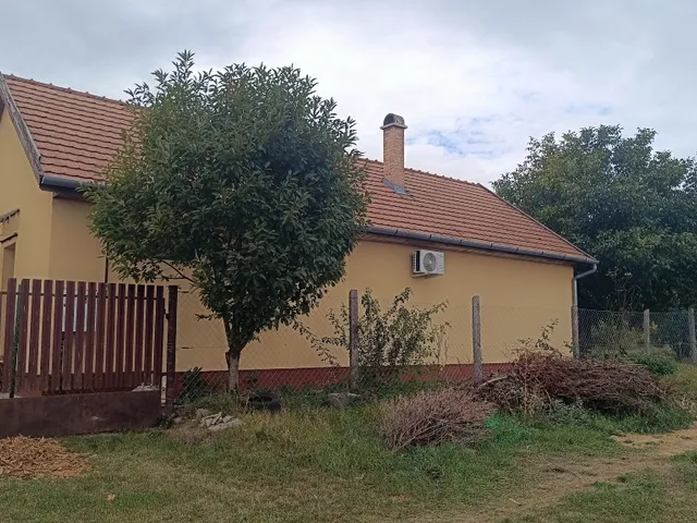 Eladó ház Úri 77 nm