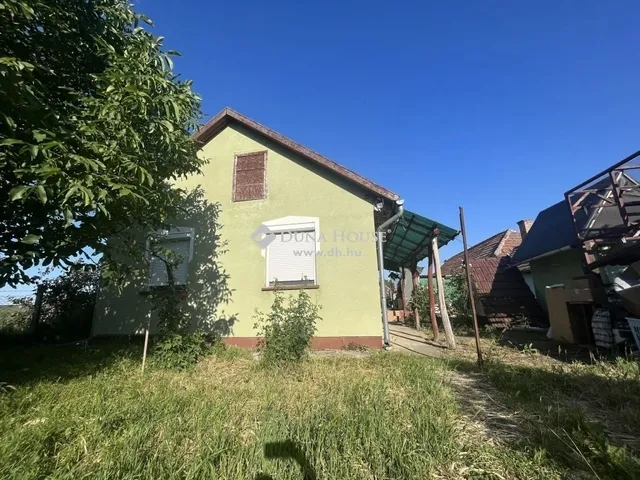 Eladó ház Úri 77 nm