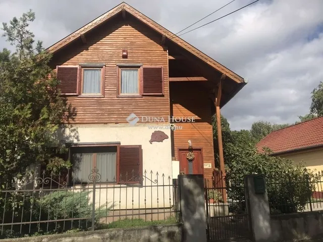 Eladó ház Úri 103 nm