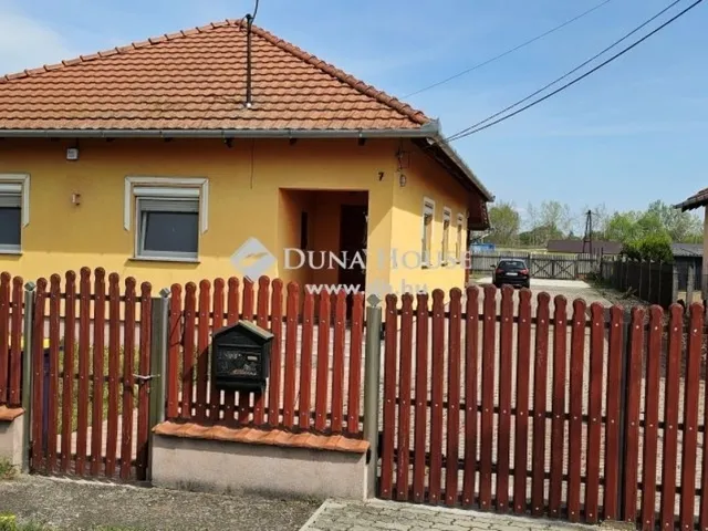 Eladó ház Tápiószecső 100 nm