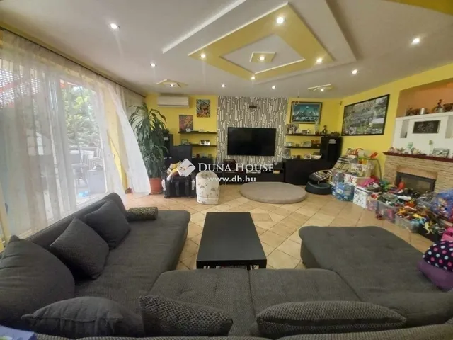 Eladó ház Vecsés 265 nm