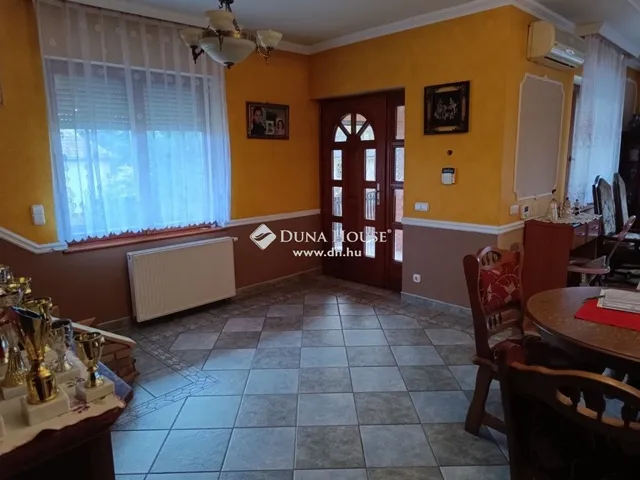 Eladó ház Tápióbicske 180 nm