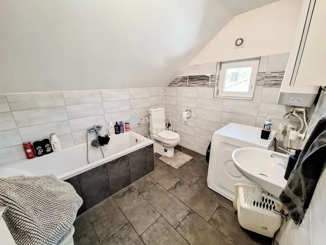 Eladó ház Monor 190 nm