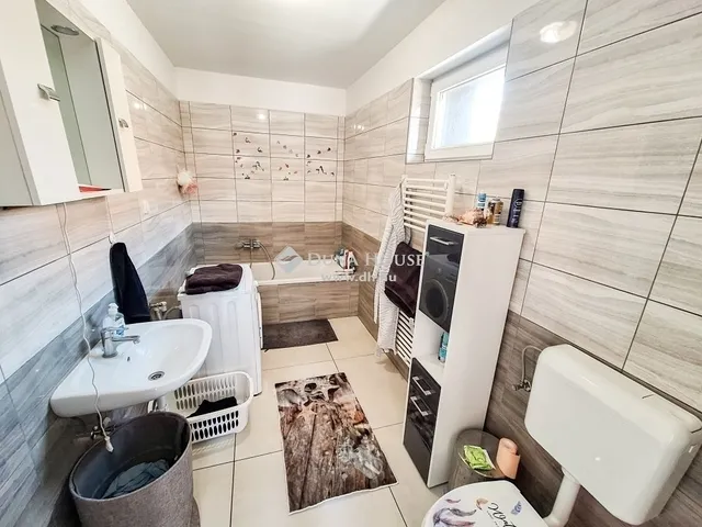 Eladó ház Monor 190 nm