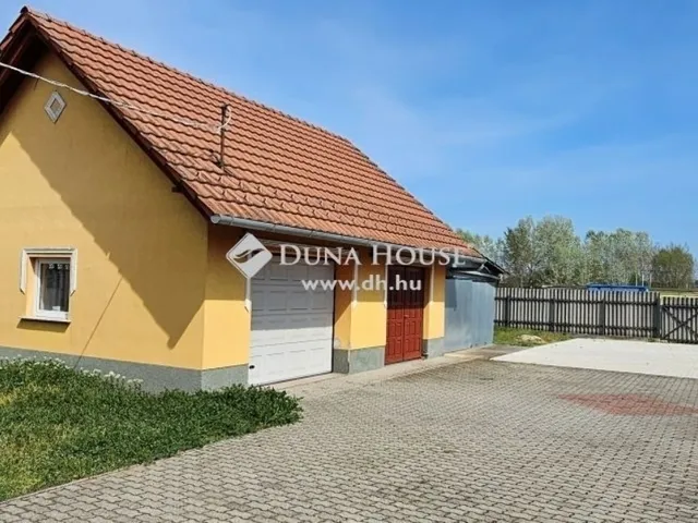 Eladó ház Tápiószecső 100 nm