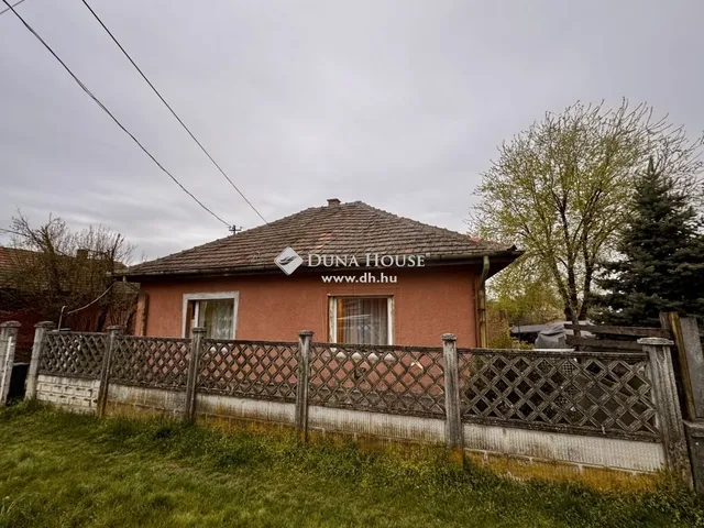 Eladó ház Dány 57 nm