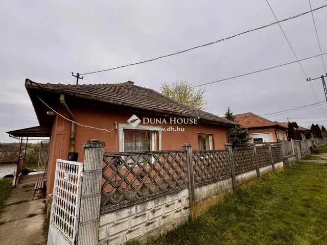 Eladó ház Dány 57 nm