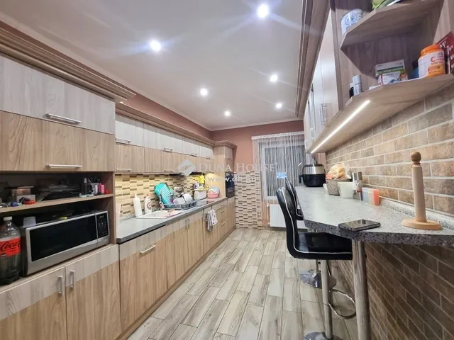 Eladó ház Tápióbicske 170 nm
