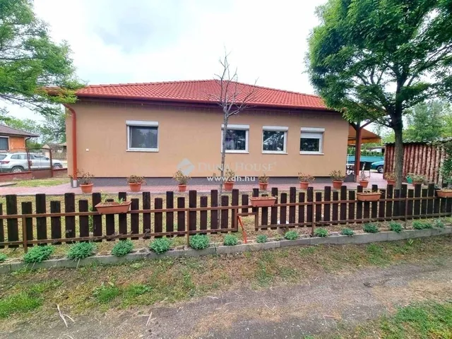 Eladó ház Tápióbicske 170 nm