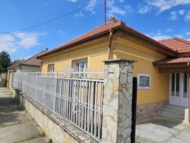 Eladó ház Tápiószecső 120 nm