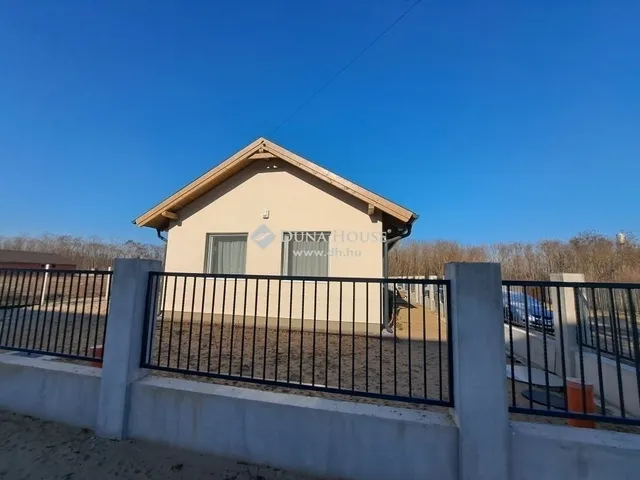 Eladó ház Vasad 107 nm