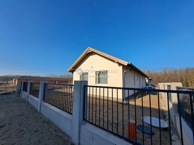 Eladó ház Vasad 107 nm