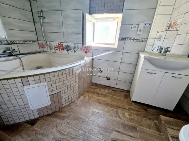 Eladó ház Tápióbicske 70 nm