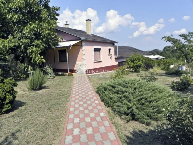 Eladó ház Tápiószecső 270 nm