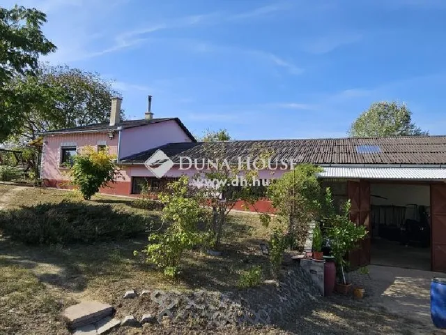 Eladó ház Tápiószecső 270 nm