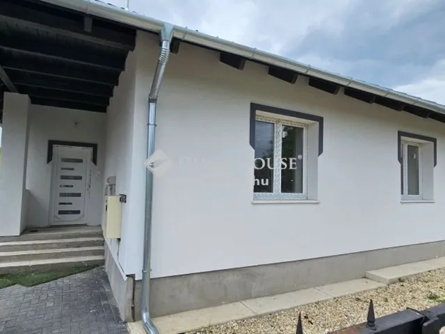Eladó ház Tápióság 90 nm