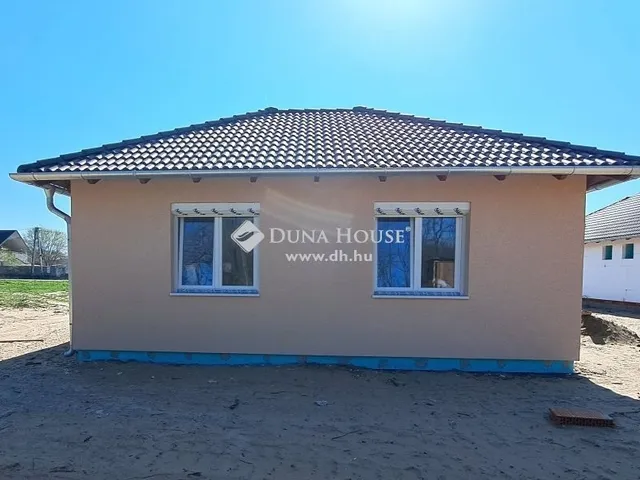 Eladó ház Vasad 82 nm