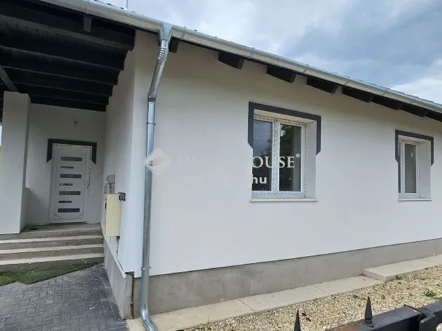 Eladó ház Tápióság 90 nm