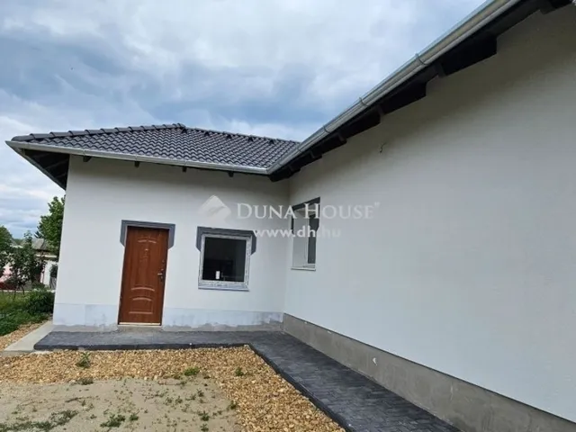 Eladó ház Tápióság 90 nm