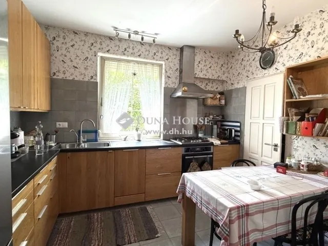 Eladó ház Budapest XIX. kerület 260 nm