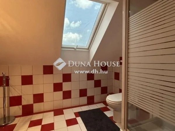 Eladó ház Vecsés 220 nm