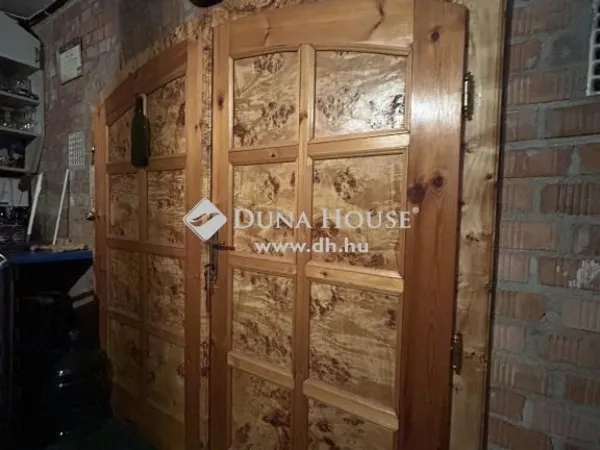 Eladó ház Vecsés 220 nm