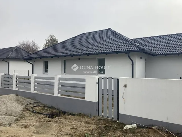Eladó ház Üllő 86 nm