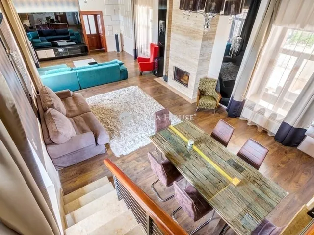 Eladó ház Dabas 293 nm