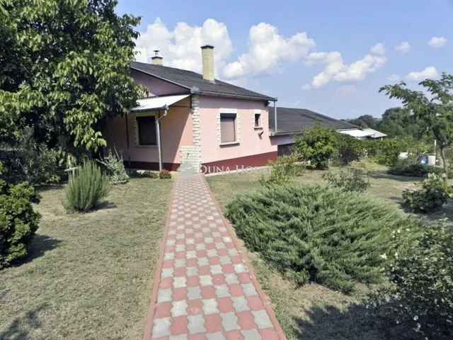 Eladó ház Tápiószecső 270 nm