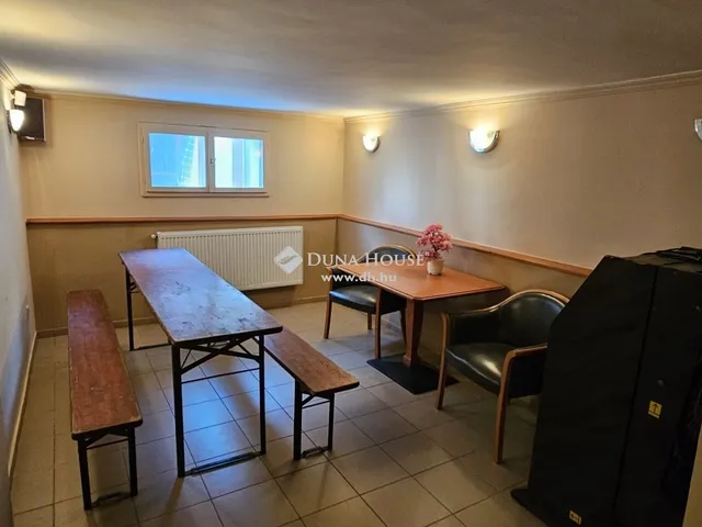 Eladó ház Tápióbicske 280 nm