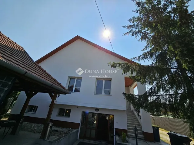 Eladó ház Tápióbicske 280 nm