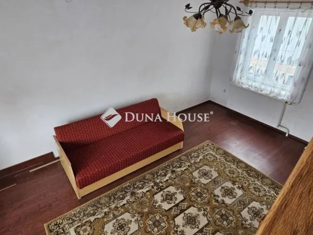 Eladó ház Szentlőrinckáta 109 nm