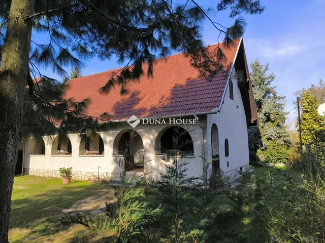 Eladó ház Komárom 224 nm