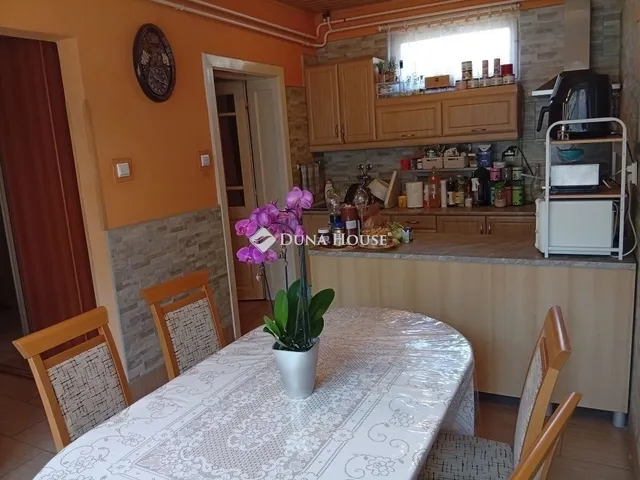 Eladó ház Dány 140 nm