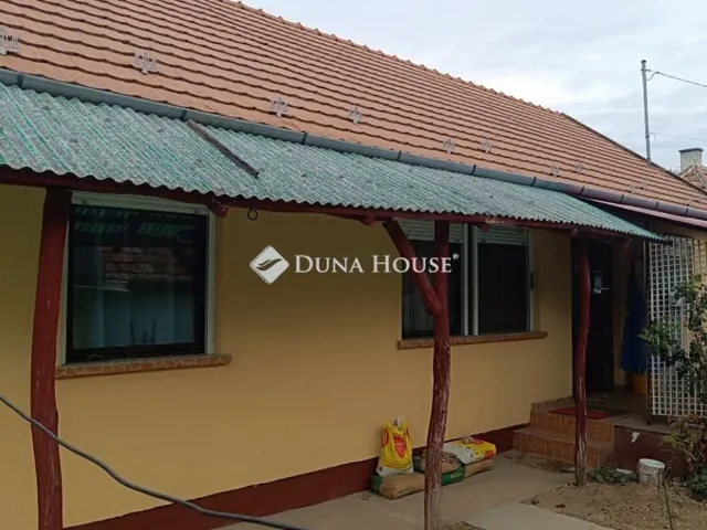 Eladó ház Úri 77 nm