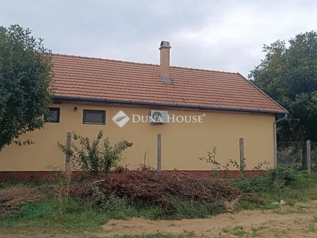 Eladó ház Úri 77 nm